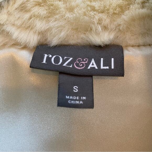 EUC ROZ & ALI Small Faux Fur Vest Faux Suede Trim Dble Snap Zip - Picture 4 of 10